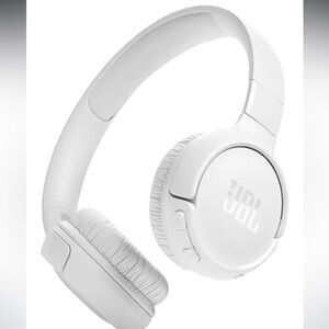 NWT - JBL Tune 520BT -Wireless Over-Ear Headphones